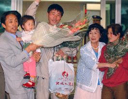 (2)5 N. Koreans from China arrive in S. Korea